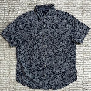 Nautica Navy Blue & White button down Size M